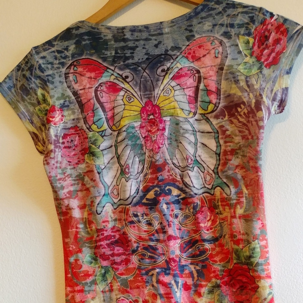 Tee shirt.multi color,cap sleeves,fitted,